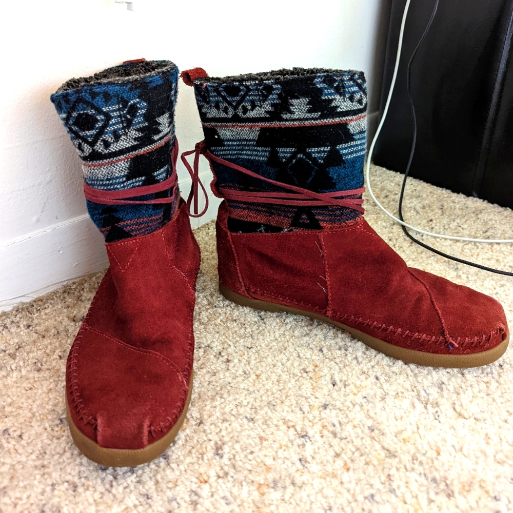Toms Aztec Winter Boots, Size 8.5
